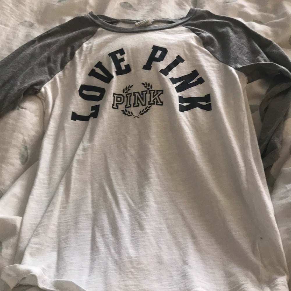 pink t-shirt